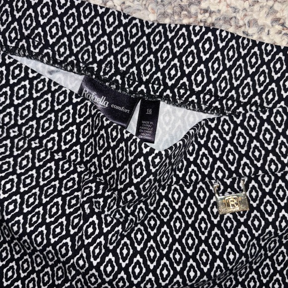 Rafaella Geometric Pants - Picture 3 of 5